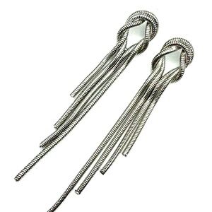 🩶 Shiny silver tone earrings! 🩶